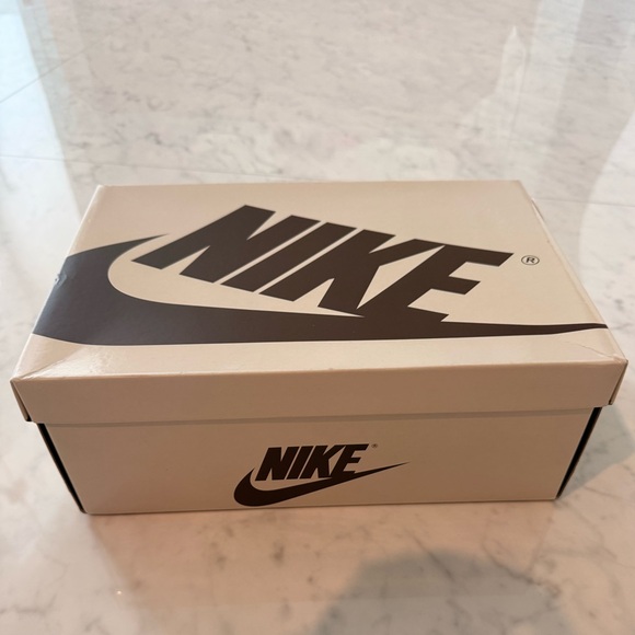 Travis Scott Air Jordan 1 Low OG SP - Picture 6 of 7